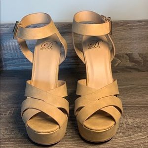 Strapped platform heels